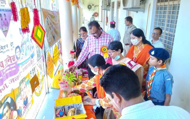 Solid waste management workshop was organized under the joint aegis of Municipal Corporation, Shahjahanpur and Arya Mahila Degree College to give information about waste management to women under Mission Shakti Phase-3./मिशन शक्ति फेज-3 के अन्तर्गत महिलाओं को कचरा प्रबन्धन की जानकारी देने हेतु नगर निगम,शाह0 एवं आर्य महिला डिग्री कॉलेज के संयुक्त तत्वाधान में ठोस अपशिष्ट प्रबंधन कार्यशाला का किया गया आयोजन