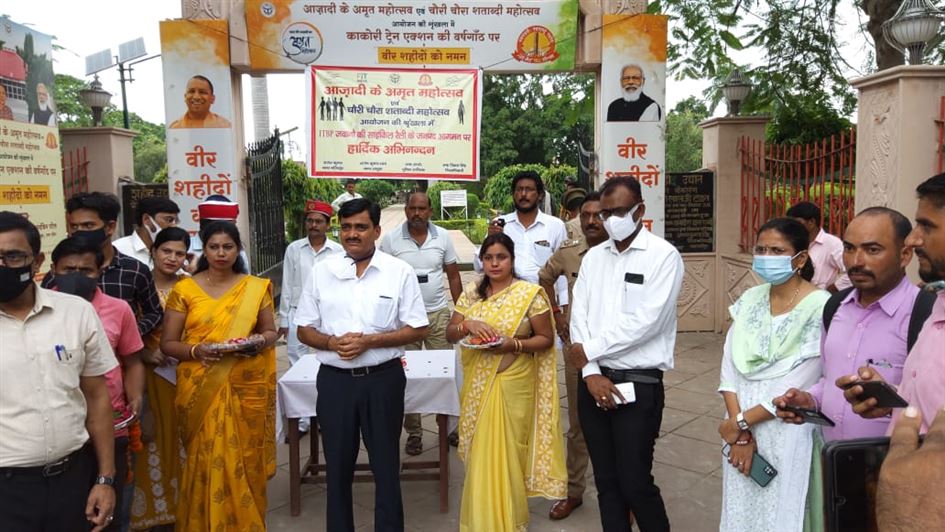 Under the Azadi ka Amrit Mahotsav and Chauri Chaura Centenary Year, a grand welcome was given to the cycle rally of ITBP Jawans on reaching Shahjahanpur, the city of martyrs./आजादी के अमृत महोत्सव एवं चौरी चौरा शताब्दी वर्ष के अन्तर्गत आईटीबीपी के जवानों की साइकिल रैली का शहीदो की नगरी,शाहजहॉपुर पहुंचने पर किया गया भव्य स्वागत