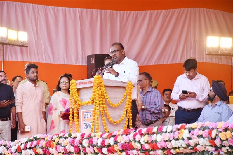 Swearing-in ceremony of the newly-elected Mayor of Municipal Corporation Shahjahanpur, Smt. Archana Verma and all the newly-elected Parshads of the Municipal Corporation./नगर निगम शाहजहाँपुर की नव-निर्वाचित मा0 महापौर श्रीमती अर्चना वर्मा जी एवं नगर निगम के नव-निर्वाचित समस्त मा0 पार्षदों का शपथ ग्रहण समारोह।