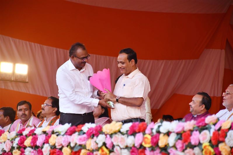 Swearing-in ceremony of the newly-elected Mayor of Municipal Corporation Shahjahanpur, Smt. Archana Verma and all the newly-elected Parshads of the Municipal Corporation./नगर निगम शाहजहाँपुर की नव-निर्वाचित मा0 महापौर श्रीमती अर्चना वर्मा जी एवं नगर निगम के नव-निर्वाचित समस्त मा0 पार्षदों का शपथ ग्रहण समारोह।